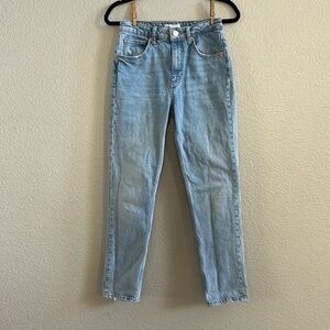 Zara light blue mom Fit jeans Size 4